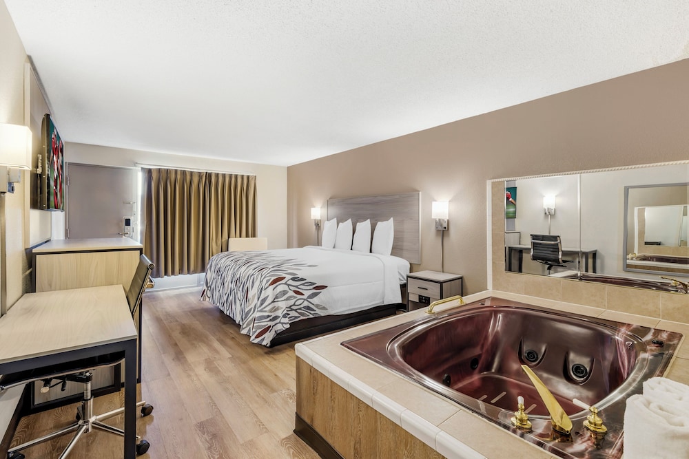 Red Roof Inn Stroudsburg - photo 12