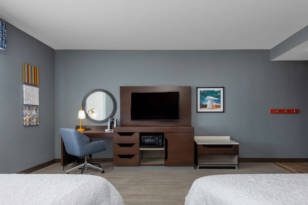 Hampton Inn & Suites Cody - photo 9