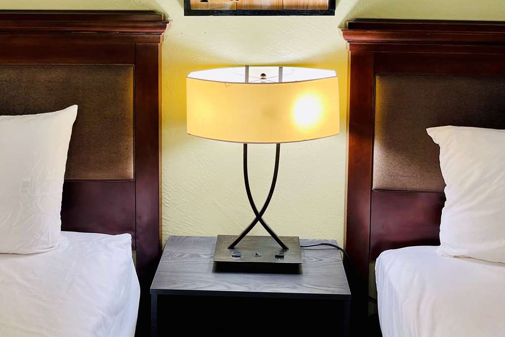 Baymont by Wyndham Fort Bragg - photo 13