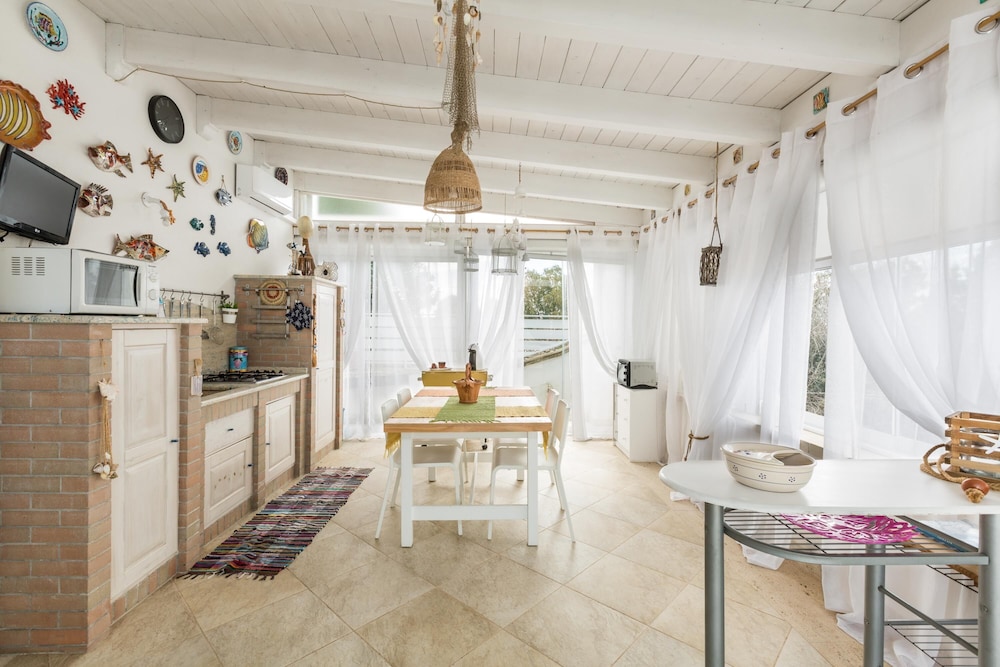 3776 Suite Mamj by Barbarhouse — 4-Star Luxury Hotel in Porto Cesareo, Italy