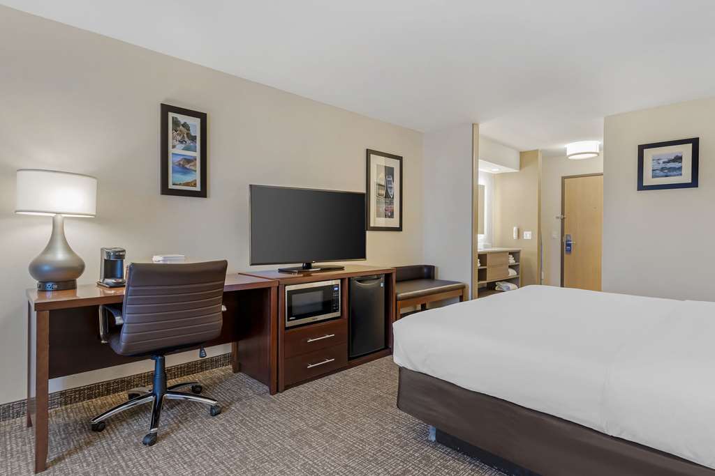 Comfort Inn Marina on the Monterey Bay - photo 16