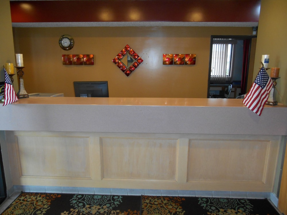 AmeriStay Inn - photo 10