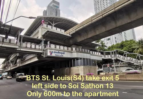 Hip & Funky Sathon15 apartment close to BTS St Louis