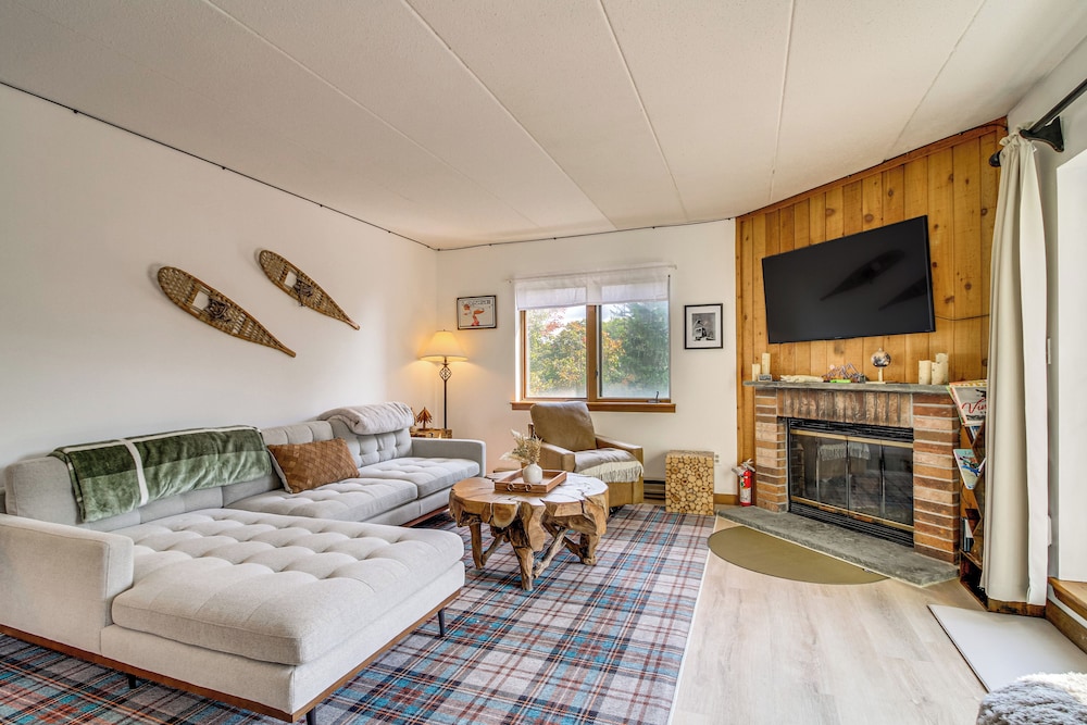 'bearfoot Apres' Mtn view Condo 1 Mi to Mt Snow — 4-Star Luxury Hotel in South Amherst, United States