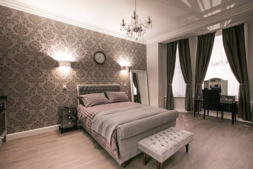 Number 10 The Abbey — 5-Star Luxury Hotel in Norwich, United Kingdom