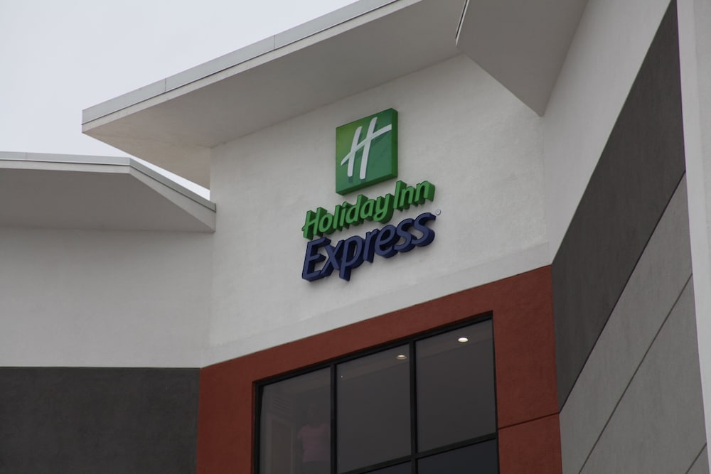 Holiday Inn Express Rocky Mount Sports Center by IHG - photo 84