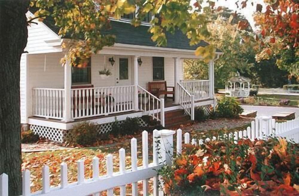The Taber Inne & Suites - carbon neutral hotel in Mystic