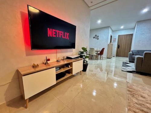 Séjour Chic Appartement Moderne avec Piscine — 4-Star Luxury Hotel in Bouznika, Morocco