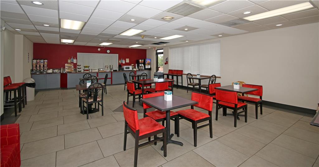 Econo Lodge Pilot Mountain - photo 16