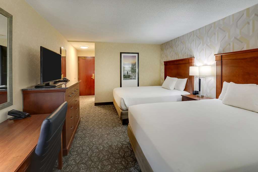 Drury Inn & Suites Marion - photo 26