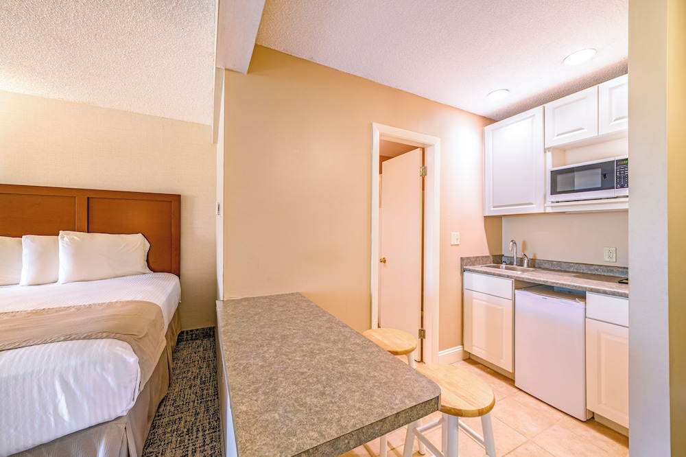 Town and Country Inn & Resort - photo 17