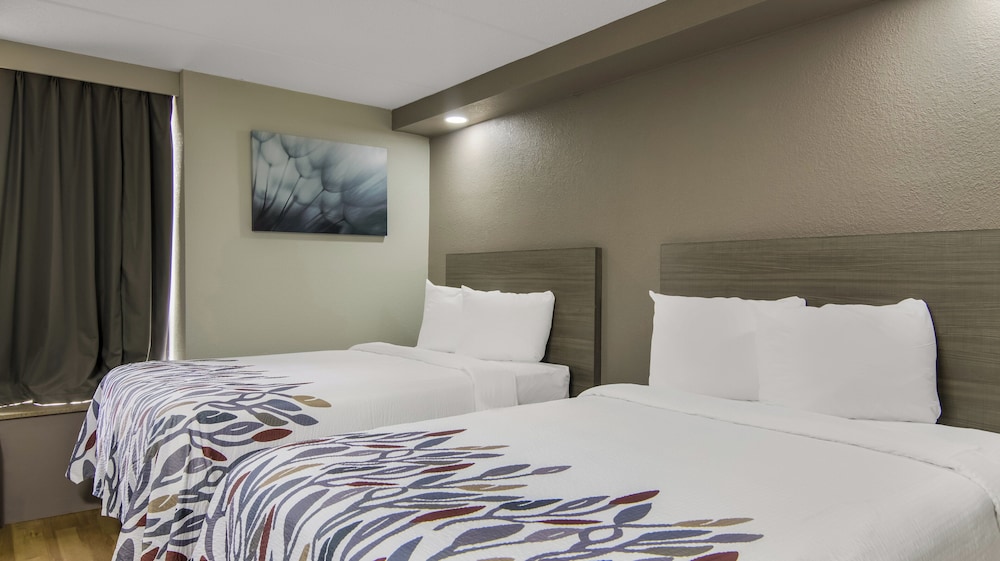 Red Roof Inn Chicago N Aurora Naperville - photo 8