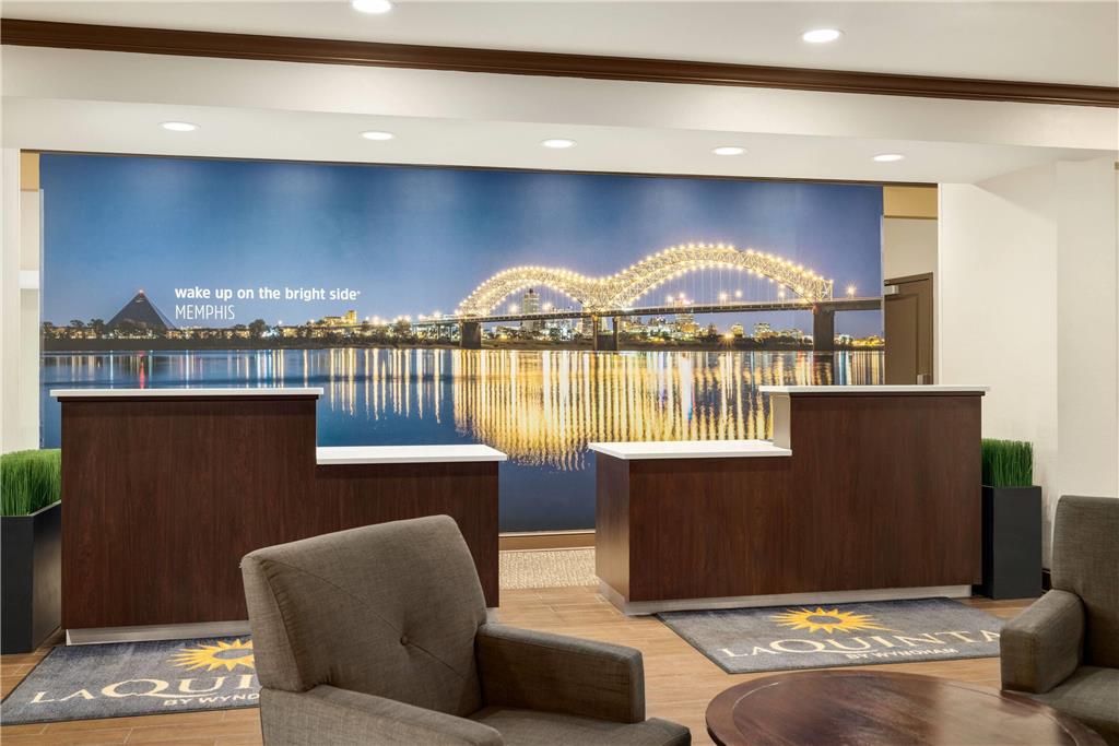 La Quinta Inn & Suites by Wyndham Memphis Wolfchase - photo 6