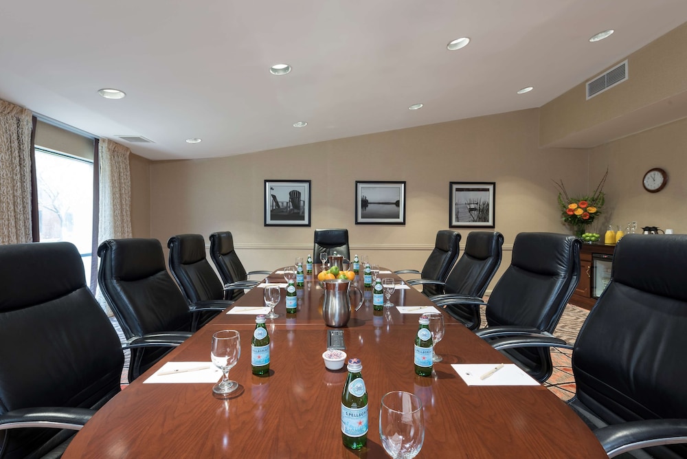 DoubleTree by Hilton Hotel Grand Rapids Airport - photo 81