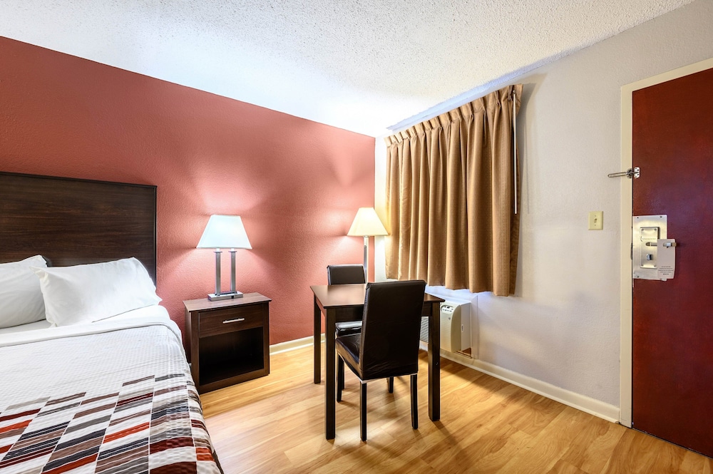 Red Roof Inn Sylacauga - photo 4