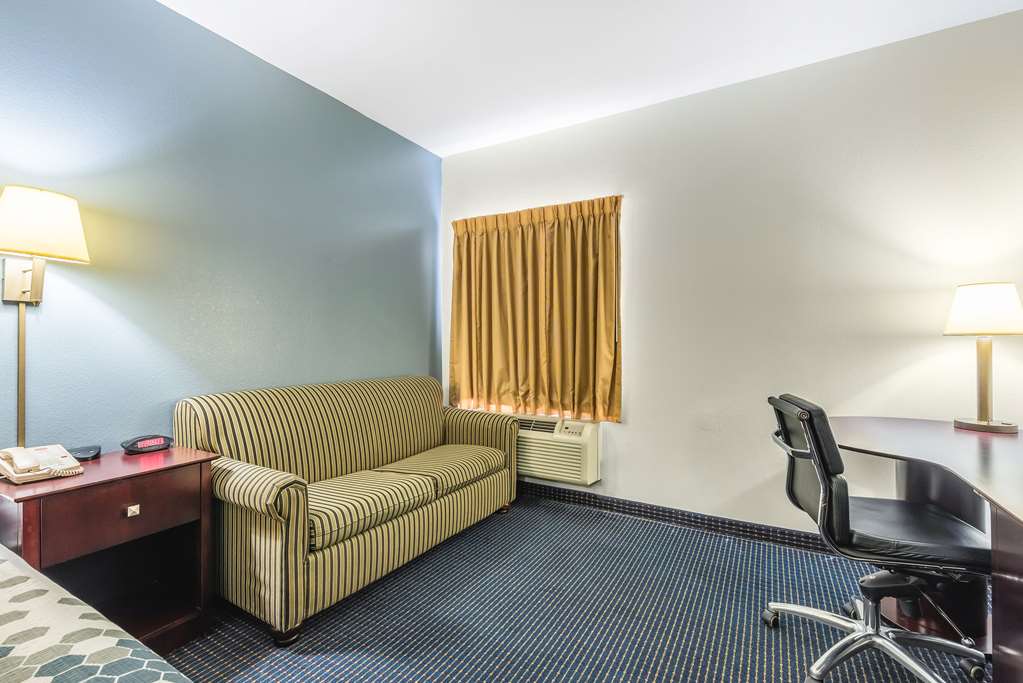 Econo Lodge Inn & Suites Pritchard Road North Little Rock - photo 19