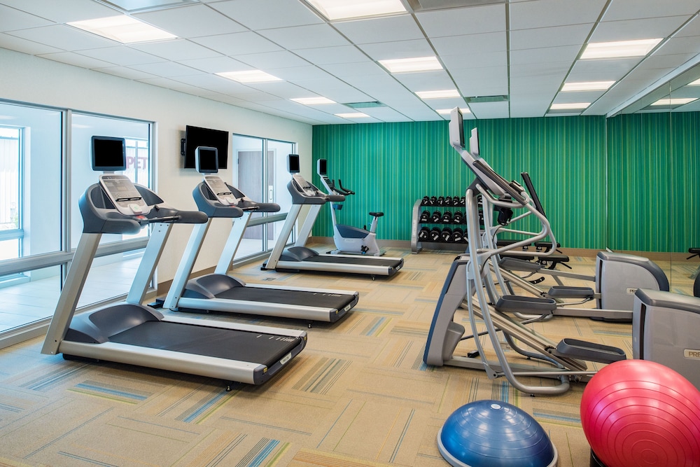 Holiday Inn Express & Suites Kingdom City by IHG - photo 19
