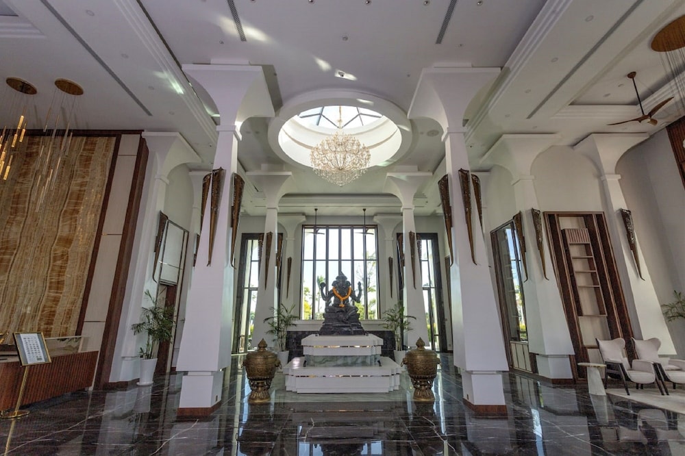 Castle Bayview Resort & Spa — Kampot — photo 2
