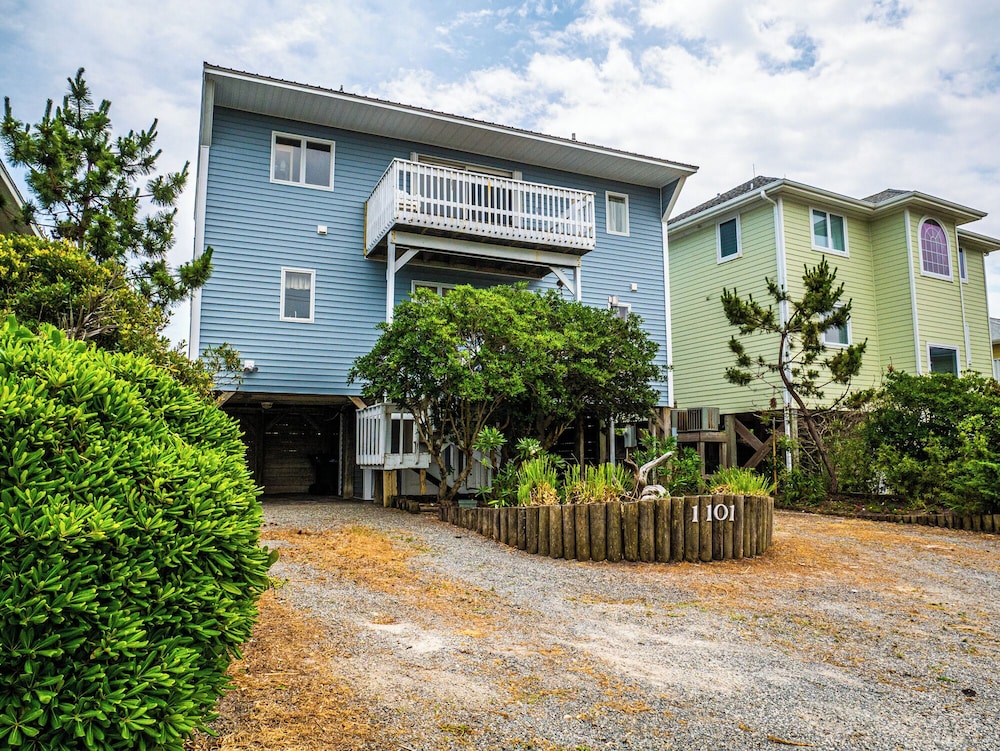 Sea duction by Carolina Retreats in Holly Ridge, United States