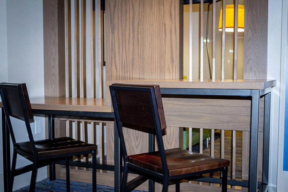 Holiday Inn Express & Suites Boston South Randolph by IHG - photo 56