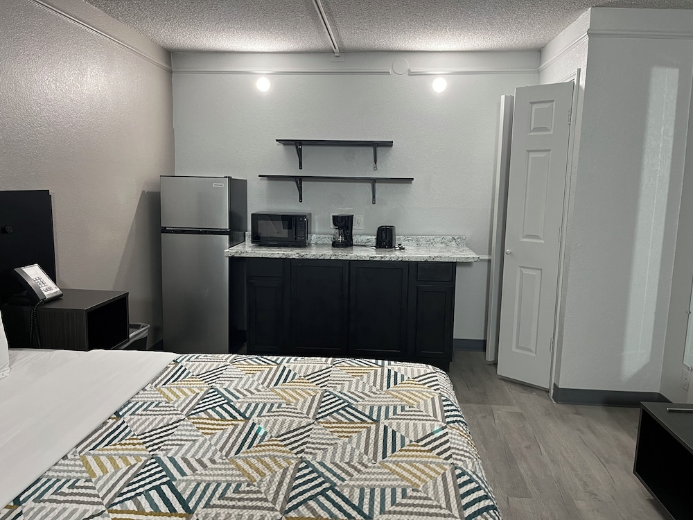 Studio 6 Phoenix AZ Midtown - photo 19