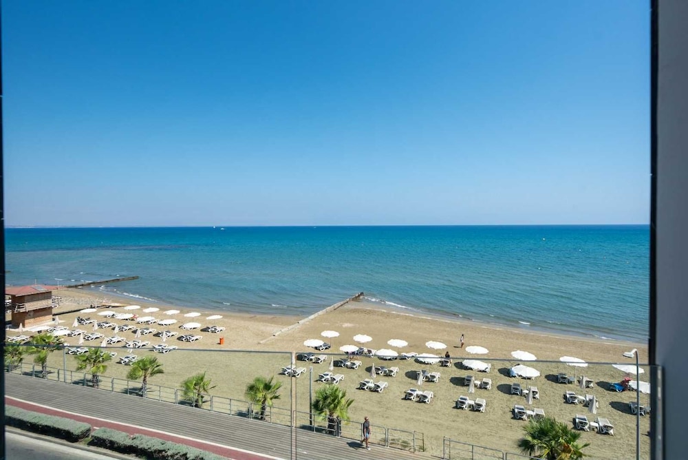 Dinglis Beach Hotel Apartments in Larnaca, Cyprus