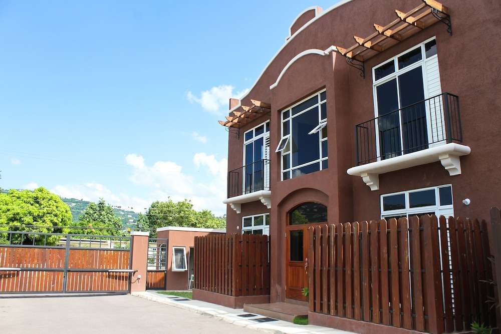 The Guest Apartments at Border Crossings — 4-Star Luxury Hotel in Kingston, Jamaica