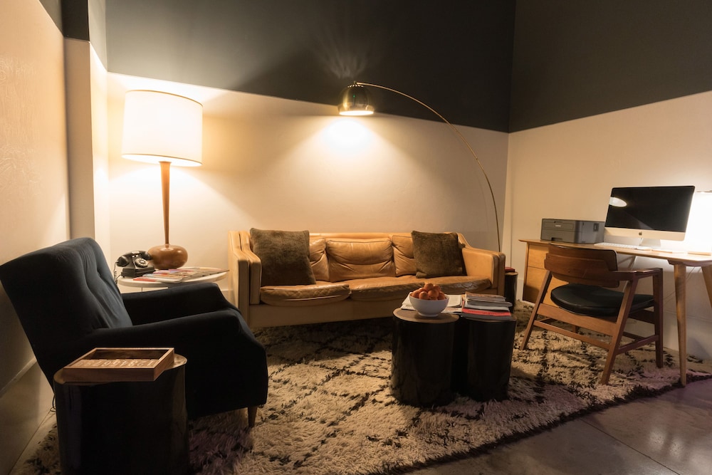 The 404 Hotel - photo 4