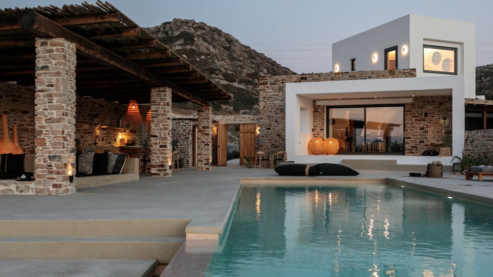 Villa Anamnisis — 4-Star Luxury Hotel in Naxos, Greece