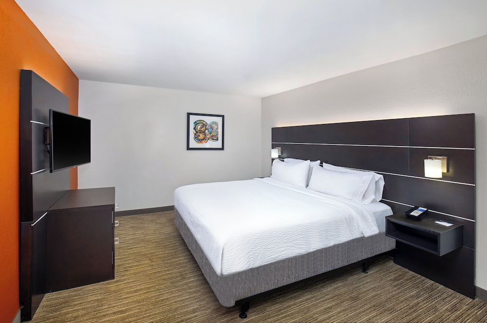 Holiday Inn Express & Suites Locust Grove by IHG - photo 17