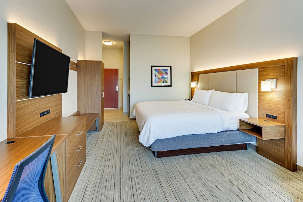 Holiday Inn Express Hotel & Suites Weatherford by IHG - photo 8
