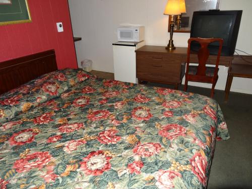 Capital O Sparta Motel Near Carbondale - photo 6