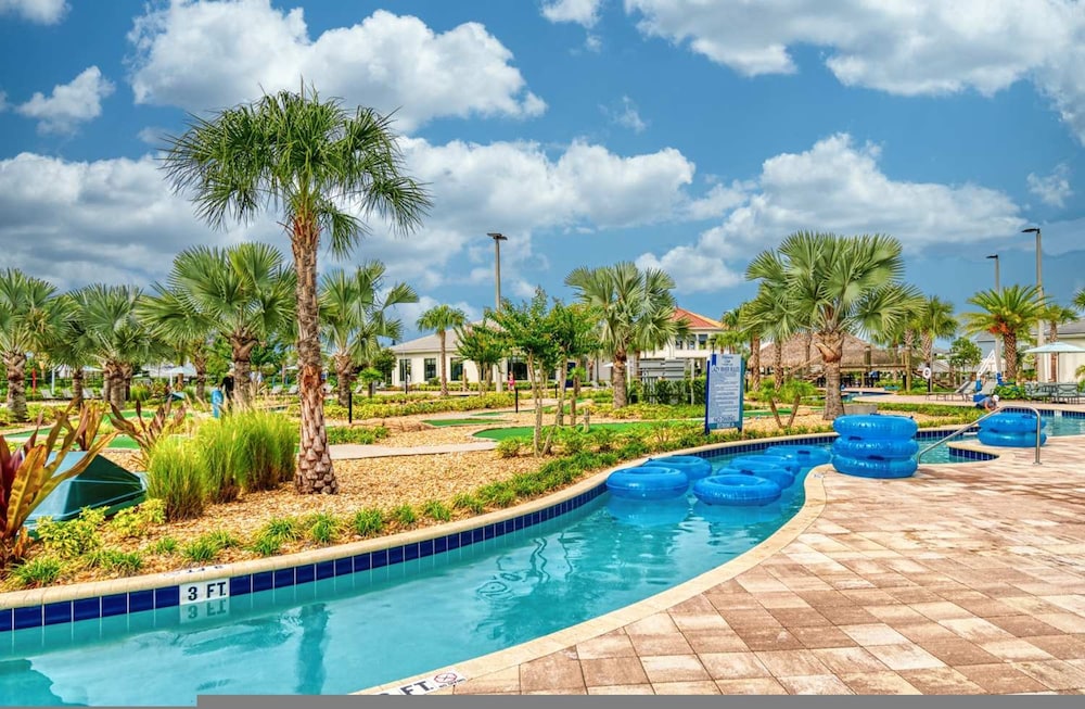 Spacious 4BR Townhome With Pool at Storey Lake - photo 44