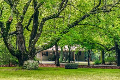 Faith Family Farmhouse on Farm in Mentone Alabama — 4-Star Luxury Hotel in Mentone, United States