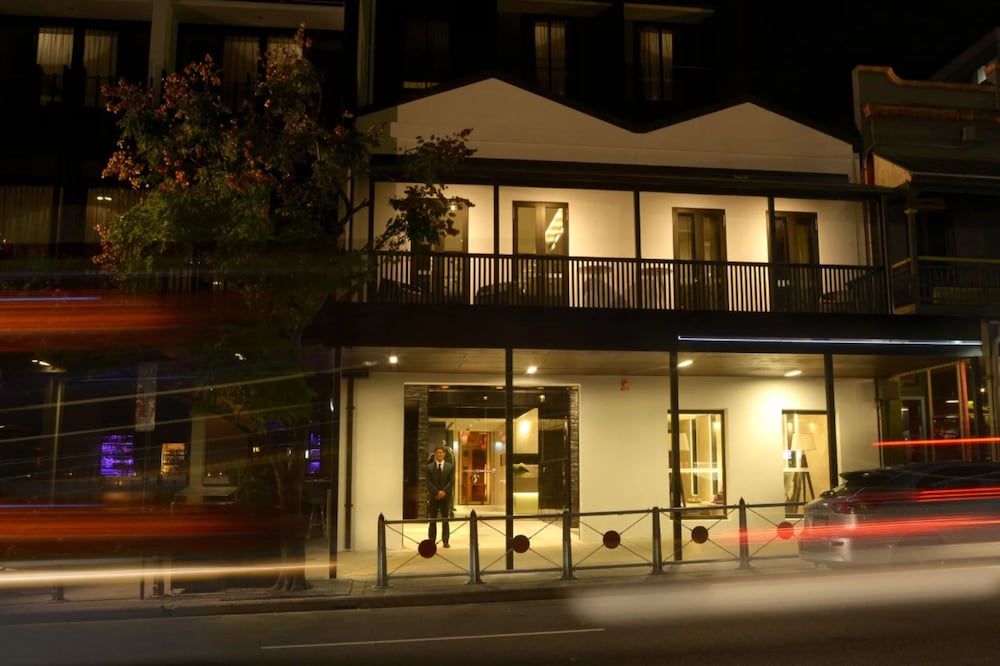 The Beetson Hotel — 4-Star Luxury Hotel in Petrie Terrace, Australia