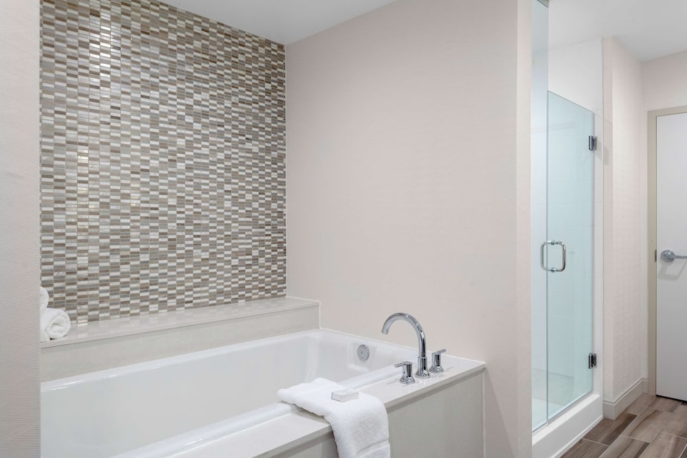 Hilton Garden Inn Waco - photo 20