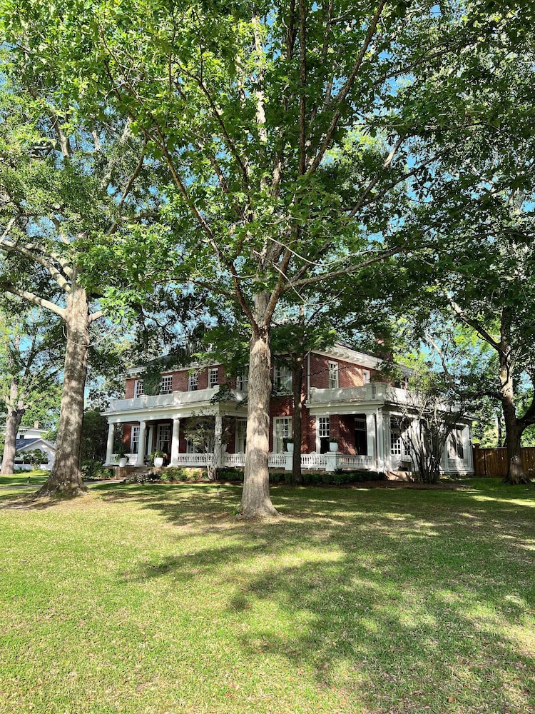 Huffman Manor Inn - photo 45