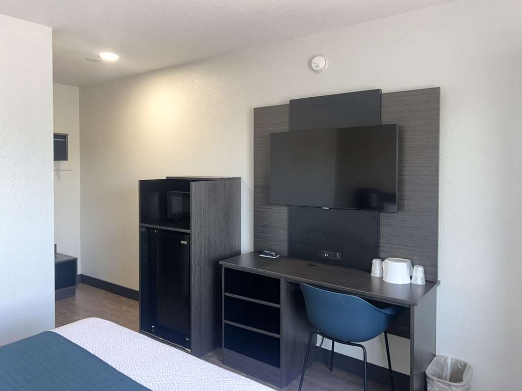 Motel 6 Tulare CA - photo 22