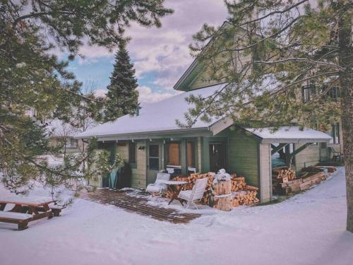 Big Sky Bungalow — 4-Star Luxury Hotel in Big Sky, United States