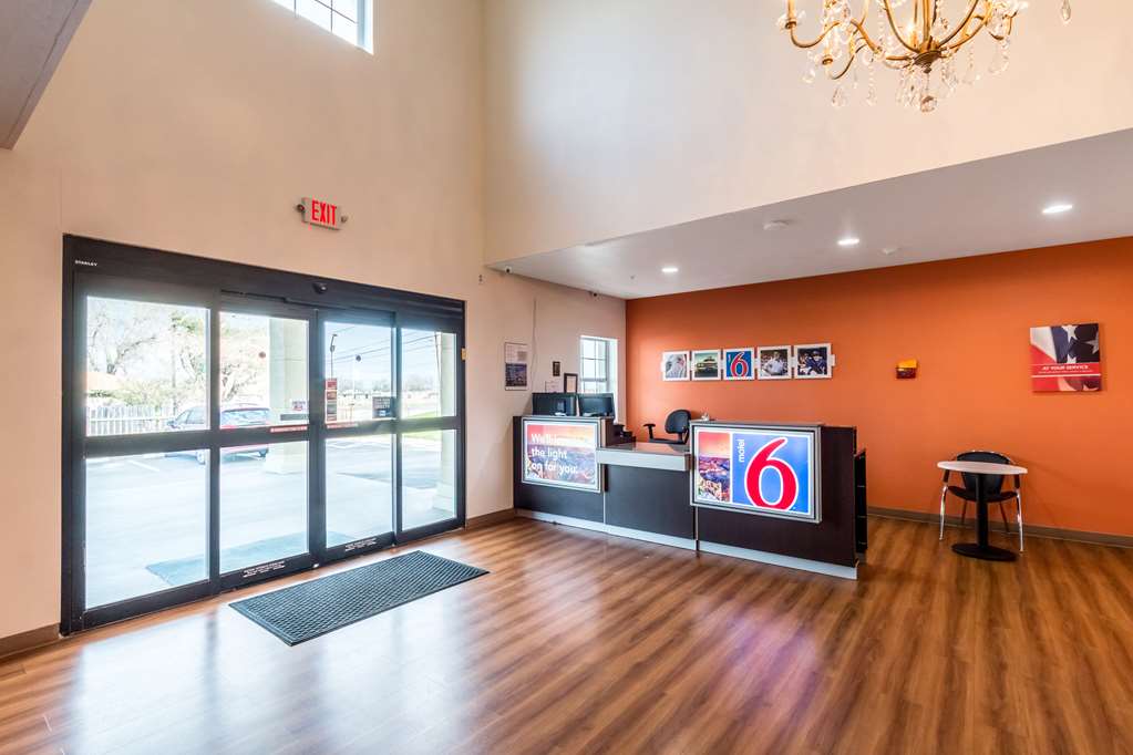 Motel 6 Jourdanton TX - photo 24
