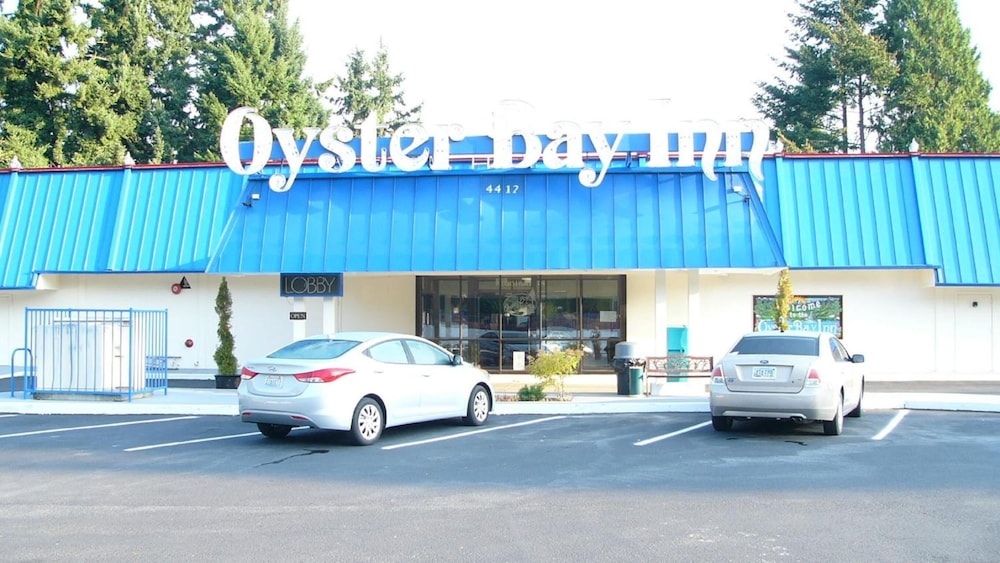 Oyster Bay Inn & Suites - photo 30