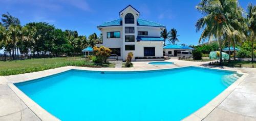 Villa del Nico — 4-Star Luxury Hotel in Pagudpud, Philippines