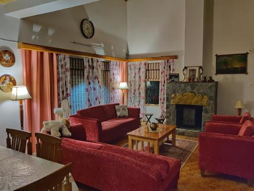 Aashirwad Homestay Kullu — 5-Star Luxury Hotel in Kulu, India