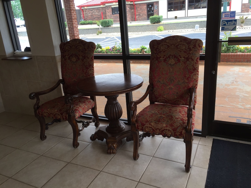 Highway Inn - photo 5