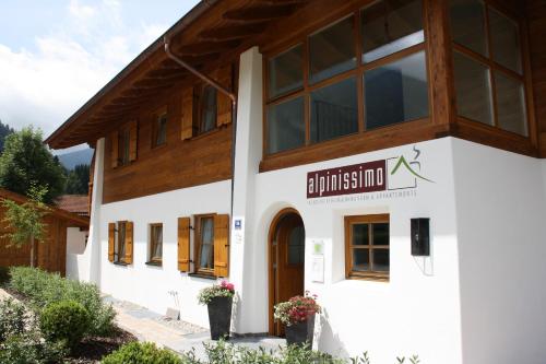 Ferienhaus Alpinissimo — 5-Star Luxury Hotel in Oberammergau, Germany