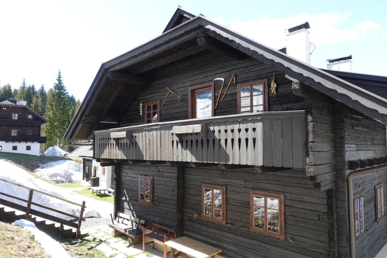 Wunderprachtiges Berghuttenerlebnis Am Nassfeld — 4-Star Luxury Hotel in Hermagor, Austria
