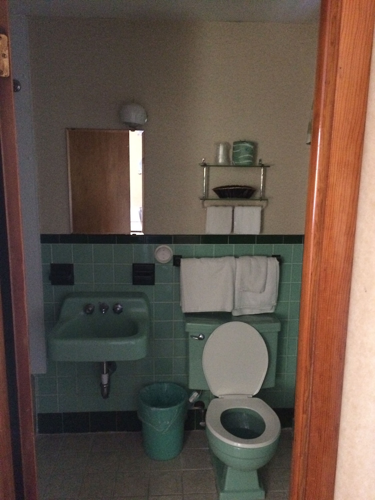 Elm Motel - photo 13