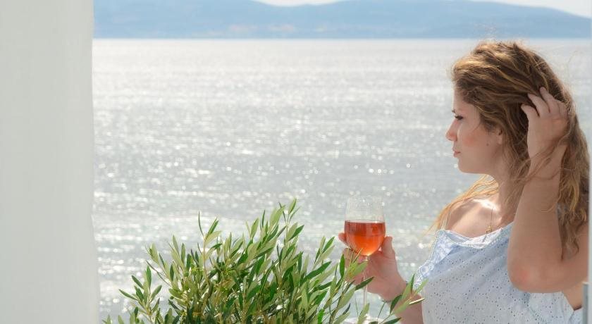 Naxian Breeze — 4-Star Luxury Hotel in Naxos, Greece