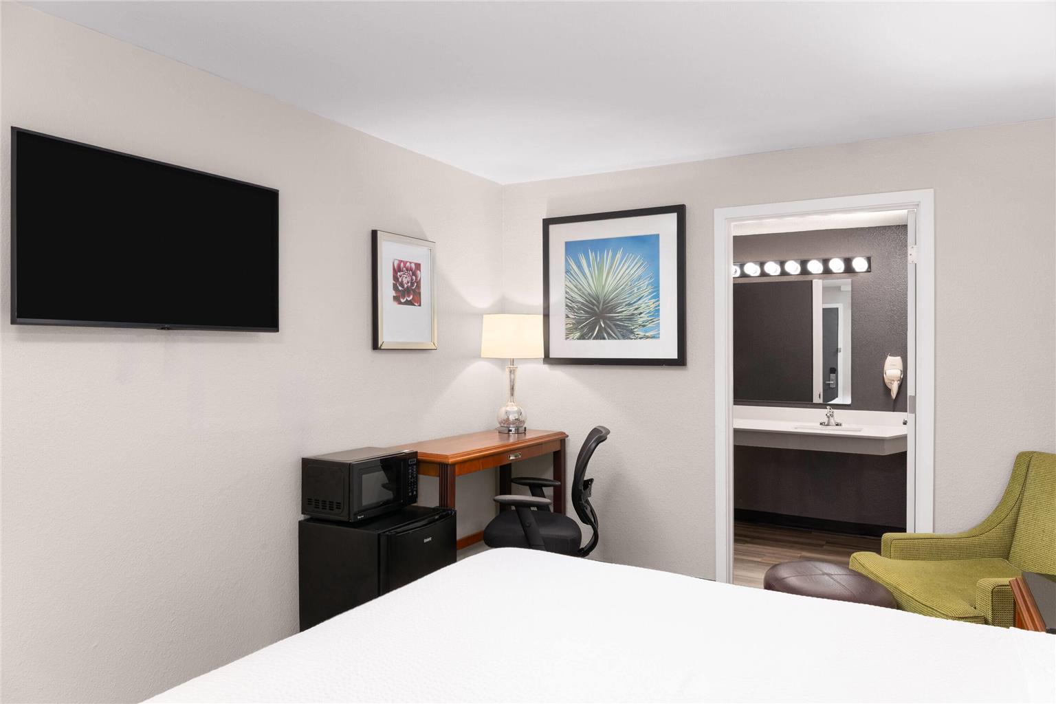 Basecamp Puyallup a Travelodge by Wyndham - photo 16