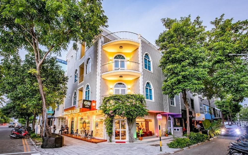 Maldives Honeymoon Stay in Hulhumale, Maldives